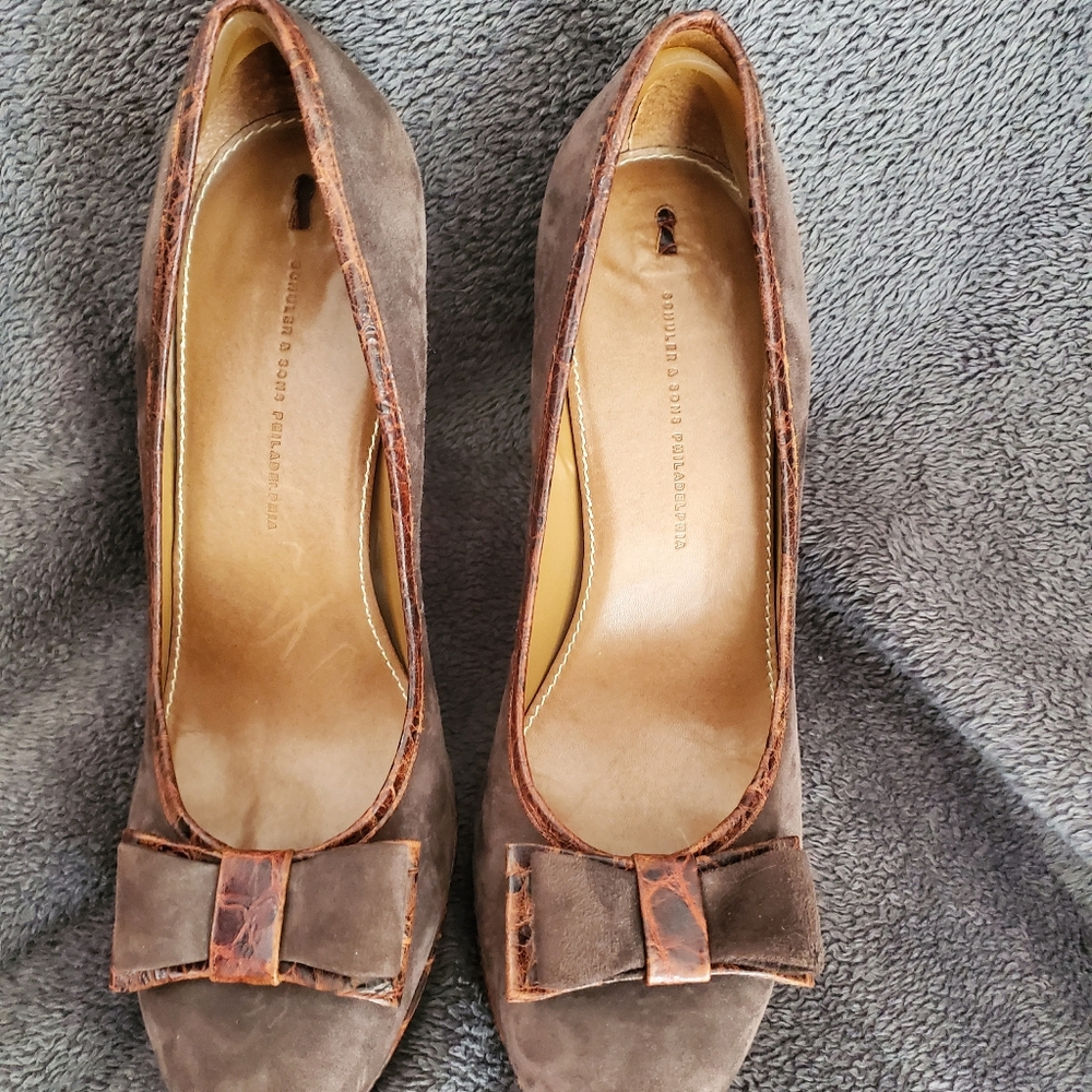 Women's heels ...vintage look